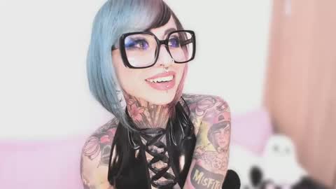 Nikki Ramone   online show from October 4, 12:08 am