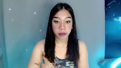 urlovelynika  online show from December 13, 12:31 am