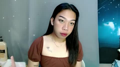 urlovelynika  online show from January 1, 11:18 pm