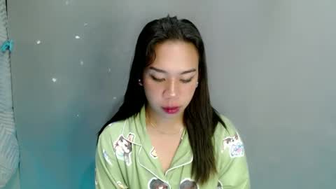 urlovelynika  online show from January 4, 11:38 pm