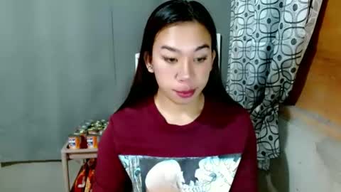 urlovelynika  online show from February 4, 10:32 am