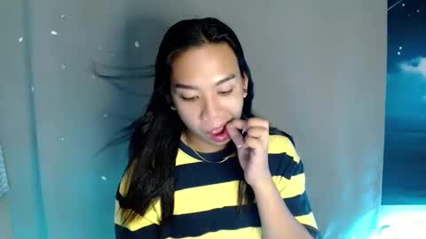 urlovelynika  online show from December 12, 11:39 am