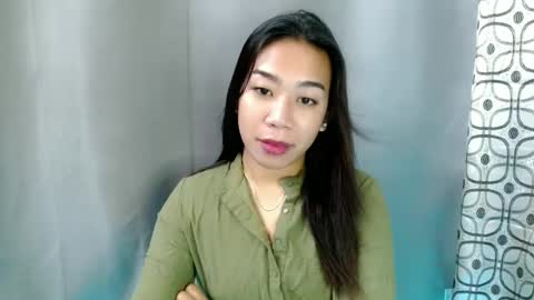 urlovelynika  online show from January 15, 1:23 am