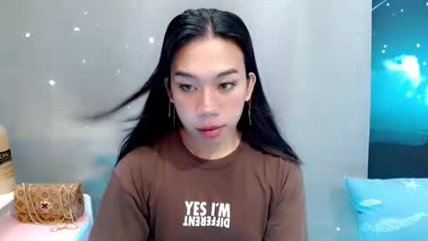 urlovelynika  online show from December 19, 11:57 pm