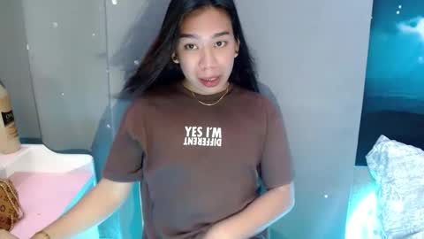 urlovelynika  online show from December 19, 12:56 am