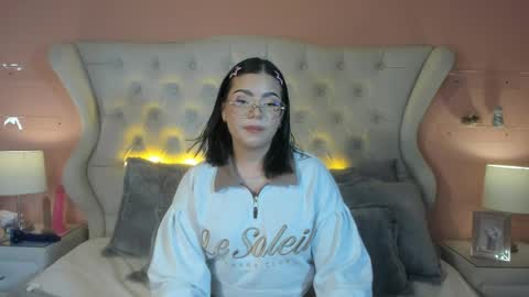 Y E S I online show from April 1, 7:44 pm