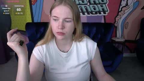 nikkyreyyy online show from June 6, 5:35 am