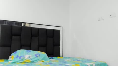 Nicol online show from April 2, 10:22 am