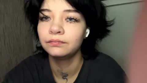 nikoli_naw online show from January 6, 7:45 pm