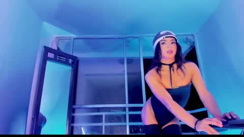 nikii online show from March 29, 2:46 am