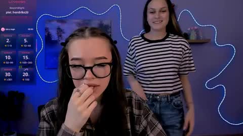 nila_eclipse online show from March 30, 9:09 am