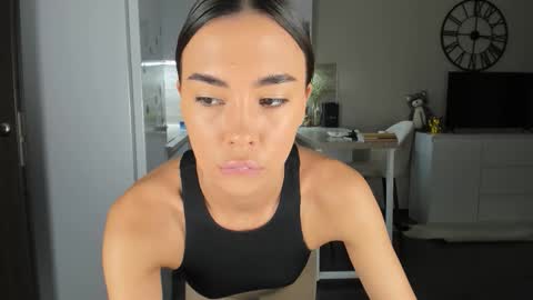 Bella online show from November 6, 6:44 pm