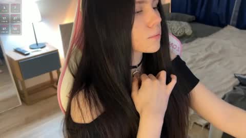 Jennet online show from February 15, 2:00 pm