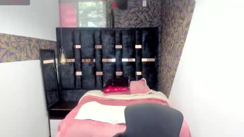 NINA SKY online show from November 10, 1:14 pm