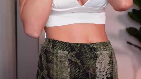 NinaCrystal online show from February 27, 9:24 am