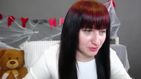 ninaflawlees online show from October 18, 12:09 pm