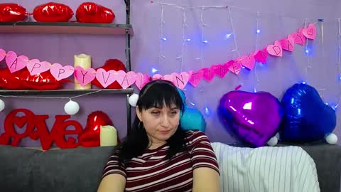 ninaflawlees online show from February 10, 2:52 am