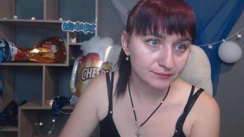 ninaflawlees online show from October 8, 12:00 pm