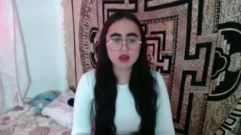 N I N A online show from September 19, 3:16 pm