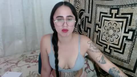 N I N A online show from February 26, 4:16 pm