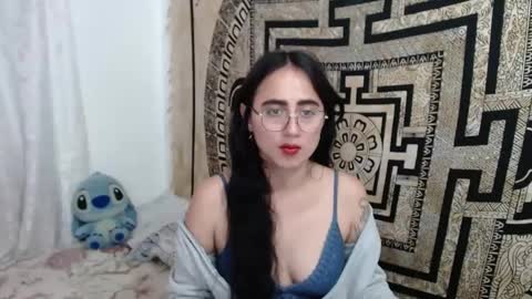 N I N A online show from February 6, 4:14 pm