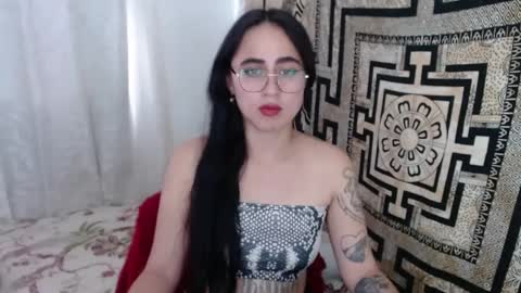 N I N A online show from February 8, 3:21 pm