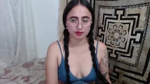 N I N A online show from February 5, 3:31 pm