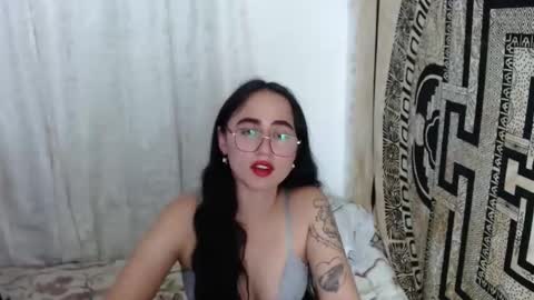 N I N A online show from March 1, 10:53 pm