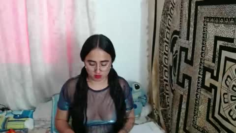 N I N A online show from October 21, 6:44 pm