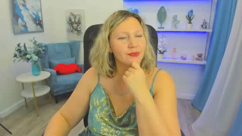 ninastarle online show from May 13, 11:31 am