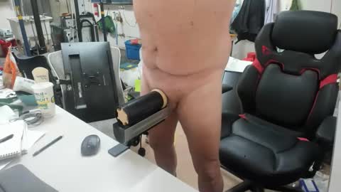 nineinchnail33 online show from December 19, 7:09 pm