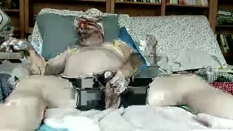 Nip Fun Bear online show from October 18, 8:46 pm