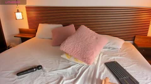 Nitha Gonzalez online show from October 4, 9:34 pm