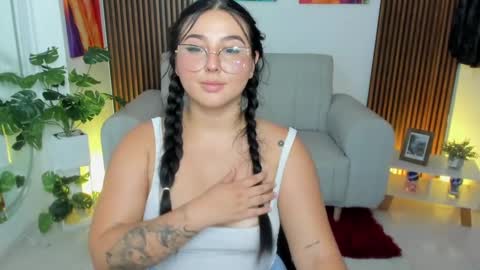 Snapshot of noa_perez9 chatting on February 11, 6:44 pm noa_perez9 online show from February 11, 6:44 pm