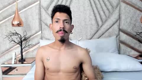 Noah online show from February 8, 9:40 pm