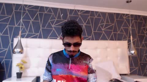 Noah online show from February 17, 8:19 pm