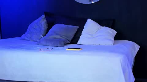 Noah  online show from November 19, 3:50 am