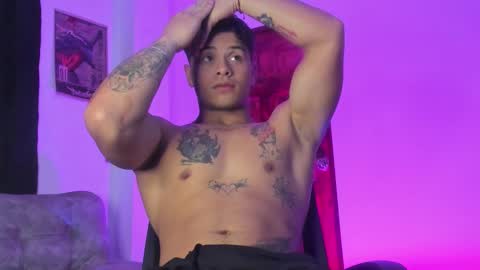 noah_223 online show from February 20, 6:26 am