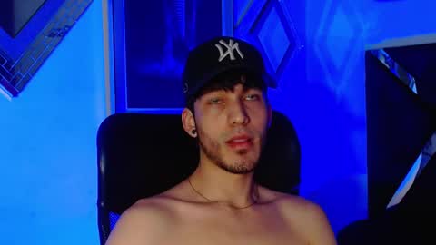 Noah Brigth online show from November 12, 1:08 am