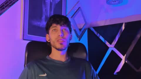 Noah Brigth online show from December 2, 3:49 am