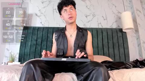 noah_dupont_ online show from September 11, 9:38 pm