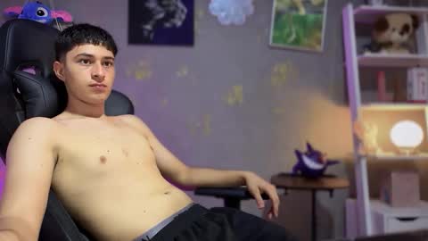 noah  online show from March 29, 11:34 am