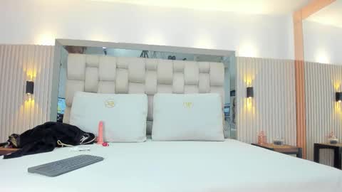  NOAH  online show from November 26, 11:29 am