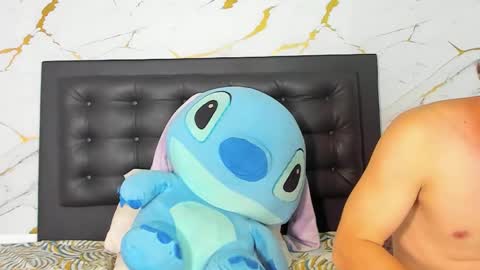 noah_smith01 online show from December 18, 11:27 am