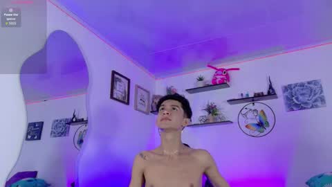 noah tyler  online show from October 2, 11:58 pm