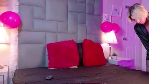 Noah   online show from February 11, 1:04 pm