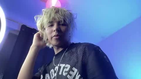 Noah online show from March 17, 1:43 am