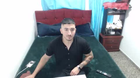 noahmurillo online show from March 29, 10:55 pm