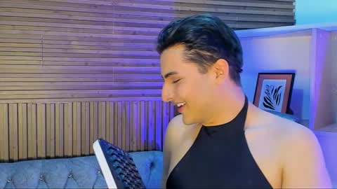 Noah Wolf online show from March 4, 7:27 am