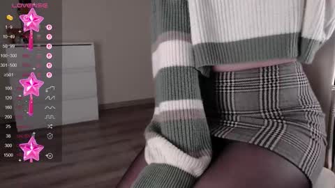 noelleneptune online show from November 14, 1:13 pm